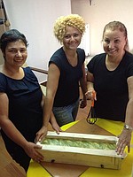 Pasta eğitmeni Ful hanım,Organik butik işletmecisi Gülnihal hanım ve Dans eğitmeni Serap hanımlar , sabun kursumuzda .